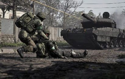 Wardogs « Tactical All Out Warfare FPS » comprend 100 joueurs répartis dans trois équipes dans une guerre à grande échelle Wardogs « Tactical All Out Warfare FPS » comprend 100 joueurs répartis dans trois équipes dans une guerre à grande échelle